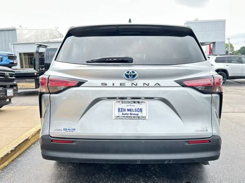 Used 2021 Toyota Sienna LE AWD/4WD image 9