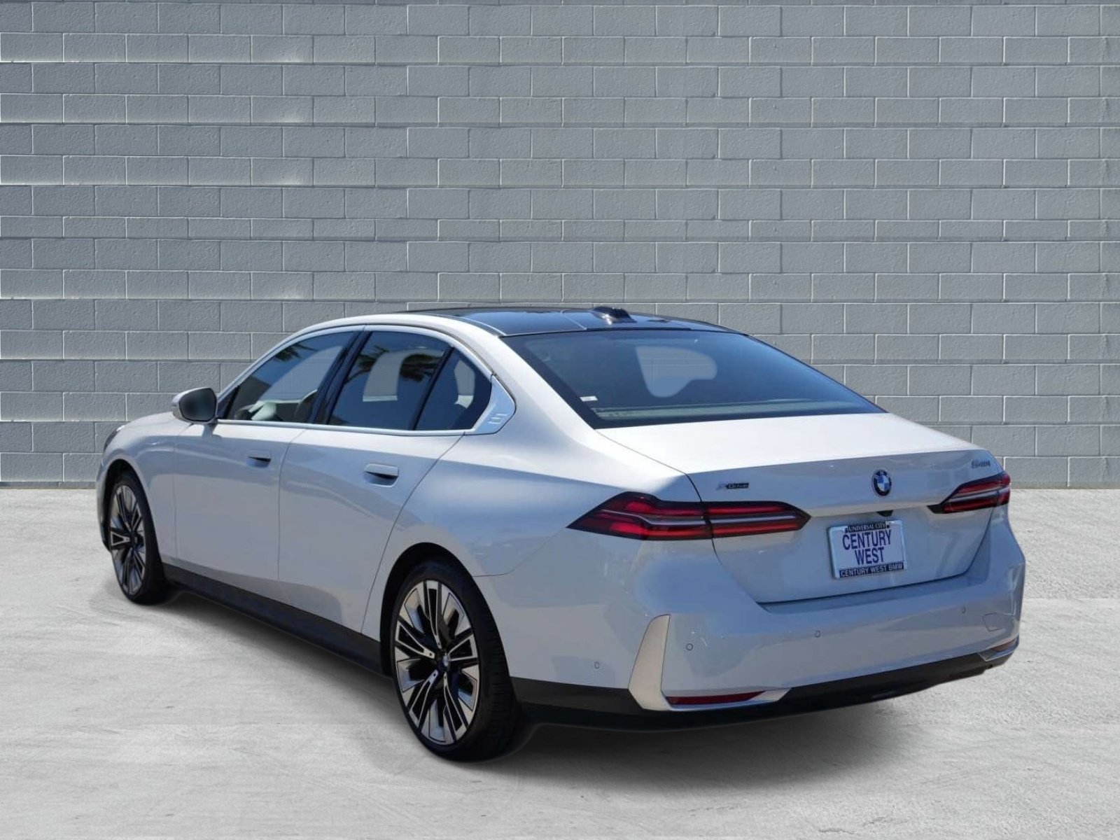 Used 2026 BMW 540i xDrive AWD/4WD image 3