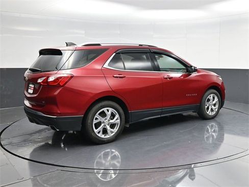 Used 2019 Chevrolet Equinox LT image 3