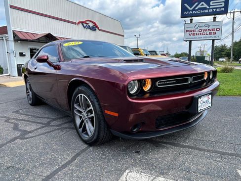 Used 2019 Dodge Challenger SXT AWD/4WD image 4