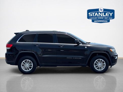 Used 2019 Jeep Grand Cherokee Laredo AWD/4WD image 13