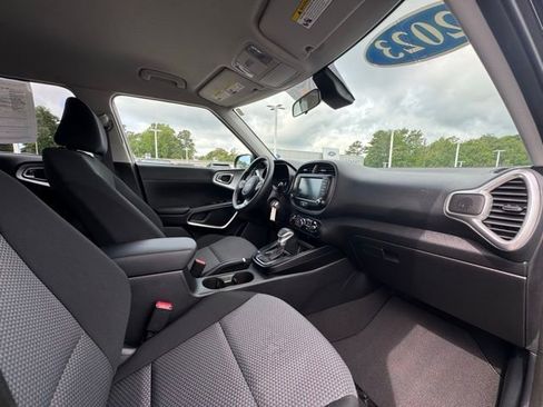 Used 2023 Kia Soul LX image 22