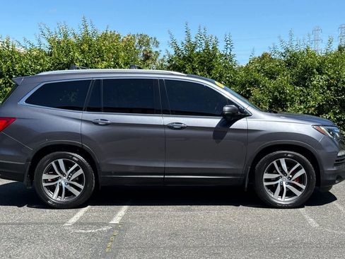 Used 2016 Honda Pilot Touring image 2