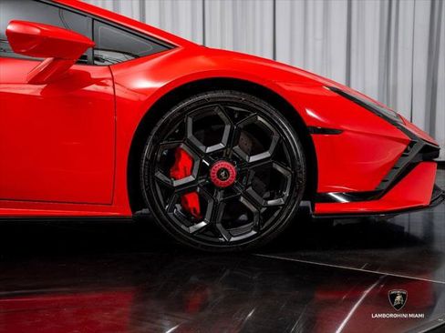 Used 2024 Lamborghini Huracan Tecnica RWD image 21