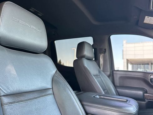 Used 2019 GMC Sierra 1500 Denali w/ Technology Package AWD/4WD image 18
