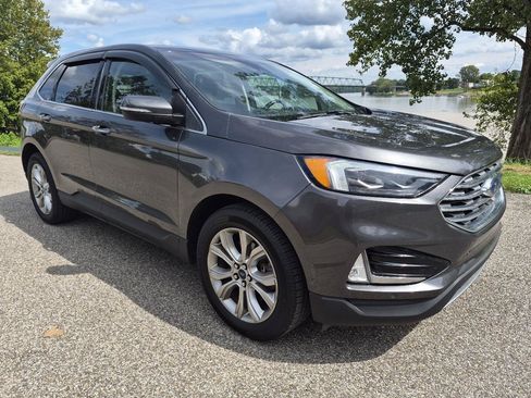 Used 2019 Ford Edge Titanium w/ Equipment Group 301A AWD/4WD image 4