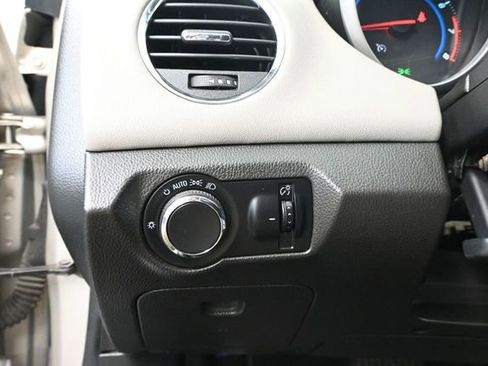 Used 2013 Chevrolet Cruze LS FWD image 27
