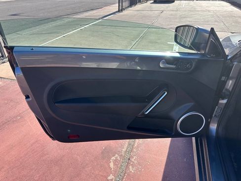 Used 2015 Volkswagen Beetle 1.8T image 8