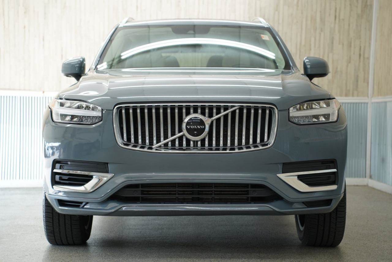 Used 2022 Volvo XC90 T8 Inscription Expression w/ Advanced Package AWD/4WD image 3