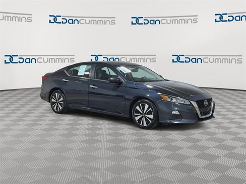 Used 2022 Nissan Altima 2.5 SV image 3