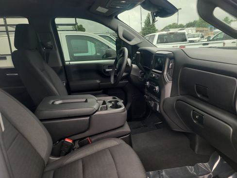 Used 2024 Chevrolet Silverado 2500 Custom w/ Custom Convenience Package AWD/4WD image 12