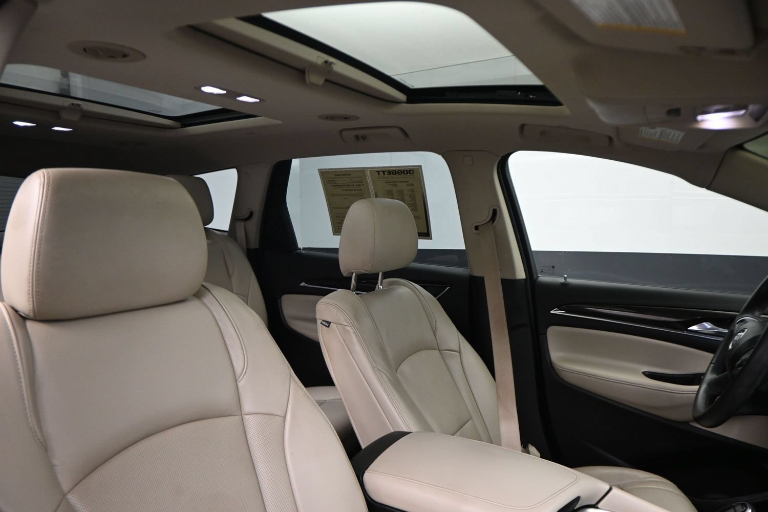 Used 2018 Buick Enclave Essence FWD image 4
