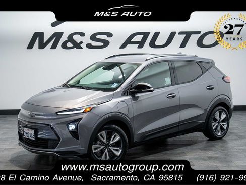 Used 2023 Chevrolet Bolt EUV LT w/ Convenience Package FWD image 1
