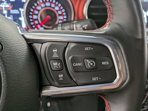 Used 2021 Jeep Wrangler Unlimited Rubicon AWD/4WD image 17