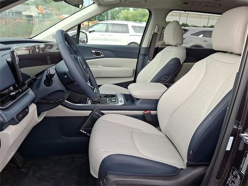 New 2026 Kia Carnival SX image 9