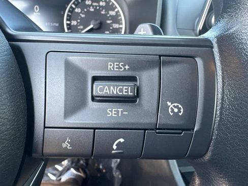 Used 2024 Nissan Rogue S image 29