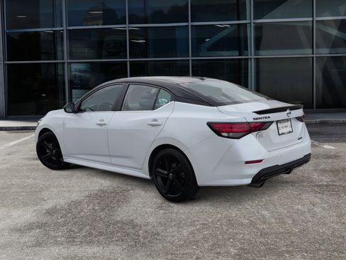 Used 2023 Nissan Sentra SR w/ Midnight Edition Package image 9