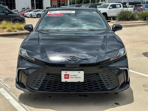 Used 2025 Toyota Camry SE w/ Convenience Package FWD image 8