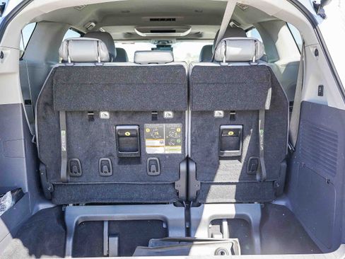 Certified 2023 Toyota Sienna Limited image 25