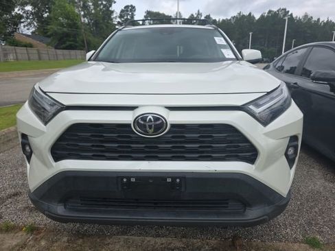 Used 2022 Toyota RAV4 XLE Premium FWD image 2