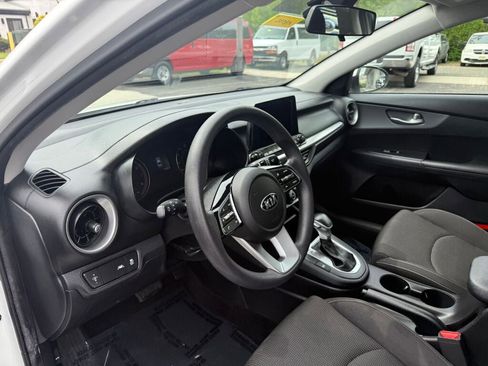 Used 2020 Kia Forte LXS FWD image 11
