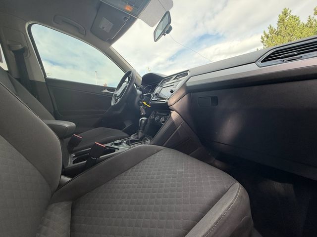 Used 2018 Volkswagen Tiguan S w/ 3rd Row Seat Package AWD/4WD image 20