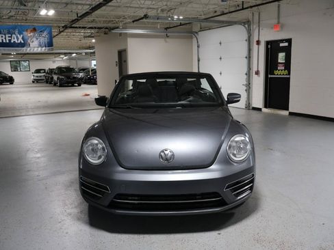 Used 2018 Volkswagen Beetle 2.0T S FWD image 9