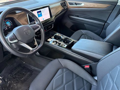 Used 2024 Volkswagen Atlas SE AWD/4WD image 5