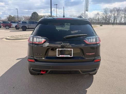 Used 2020 Jeep Cherokee Trailhawk image 4