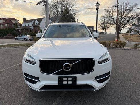 Used 2018 Volvo XC90 T6 Momentum AWD/4WD image 2