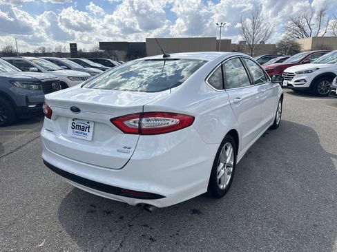 Used 2014 Ford Fusion SE w/ Equipment Group 202A image 4