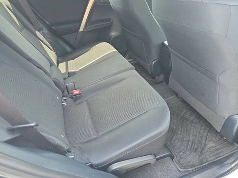 Used 2015 Toyota RAV4 LE AWD/4WD image 22