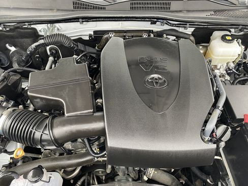 Used 2023 Toyota Tacoma TRD Off-Road image 23