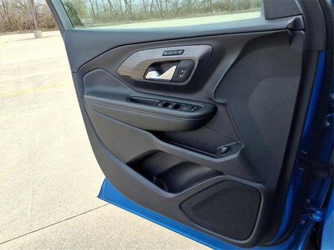 Used 2024 GMC Terrain SLT image 20