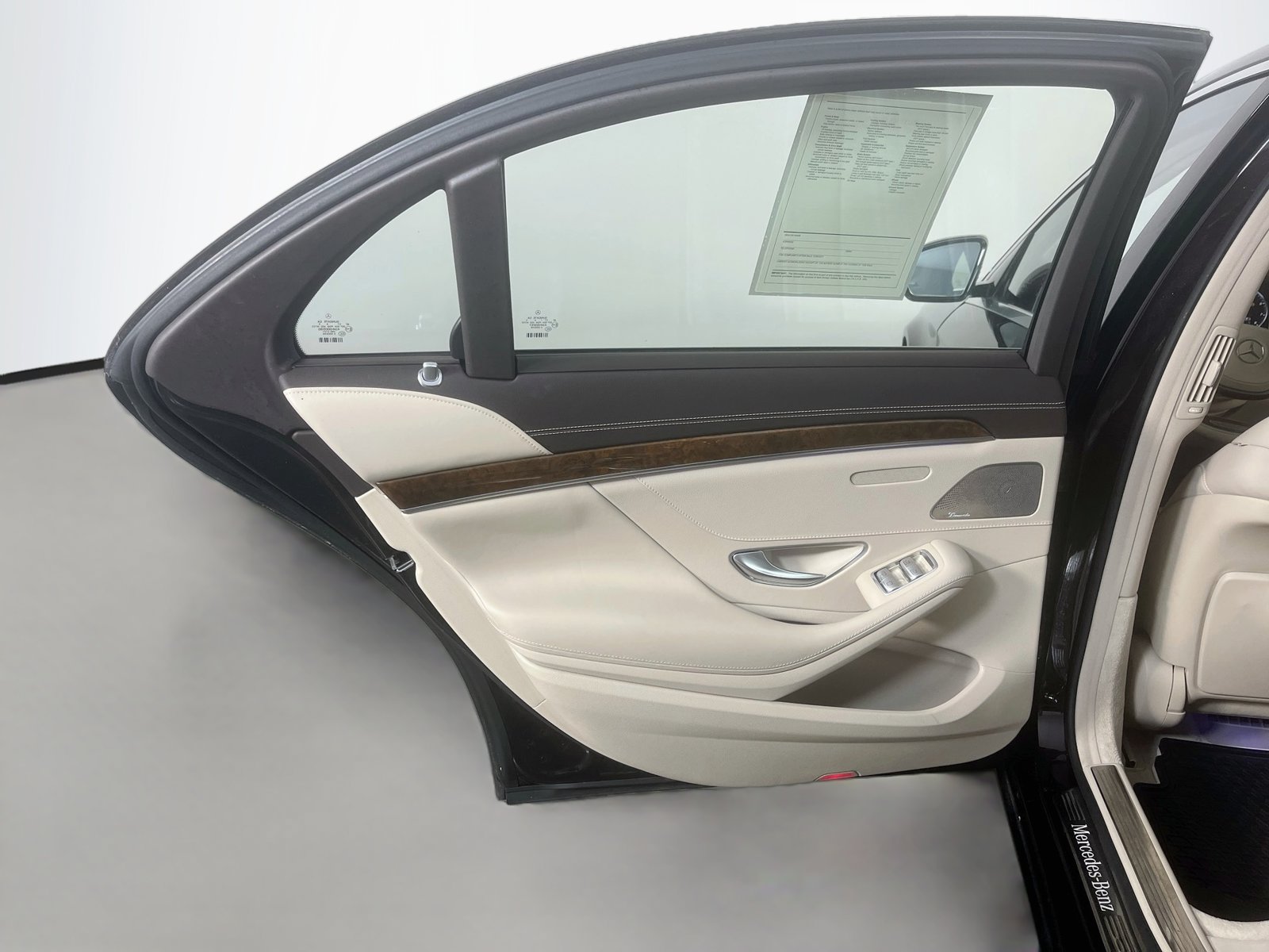 Used 2016 Mercedes-Benz S 550 Sedan image 29