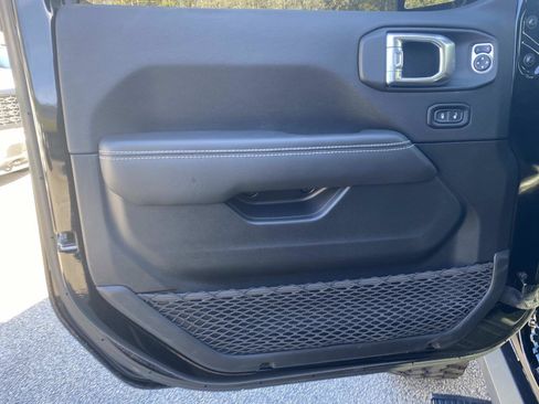 Used 2023 Jeep Wrangler Rubicon w/ Steel Bumper Group image 21