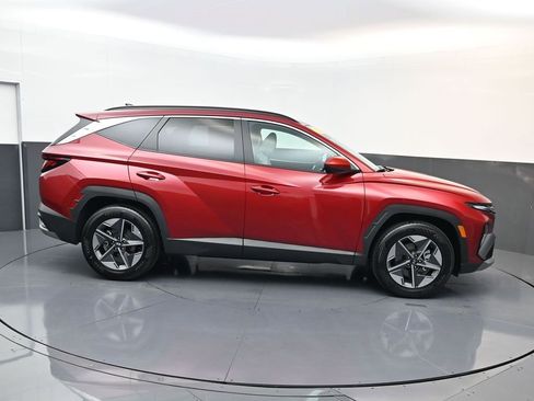 Used 2025 Hyundai Tucson SEL FWD image 2
