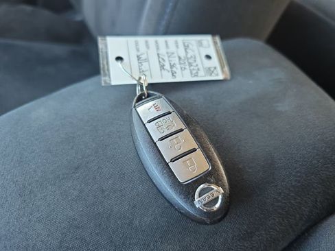 Used 2016 Nissan Leaf SV FWD image 29