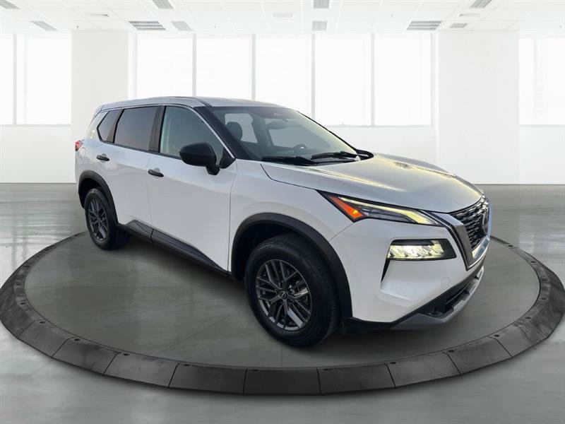 Used 2023 Nissan Rogue S FWD image 2