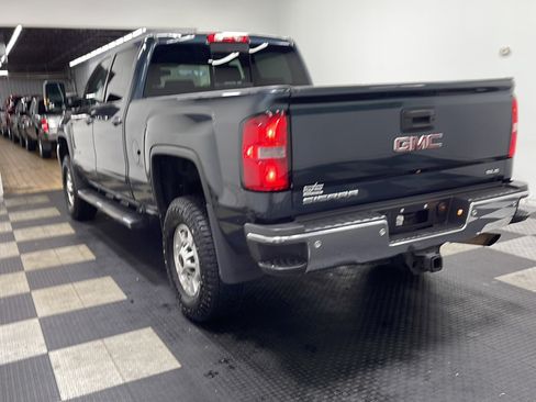 Used 2017 GMC Sierra 2500 SLE w/ HD SLE Preferred Plus Package AWD/4WD image 15
