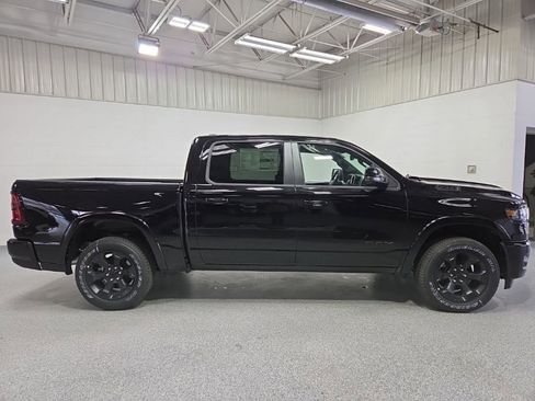New 2026 RAM 1500 4x4 Crew Cab image 8