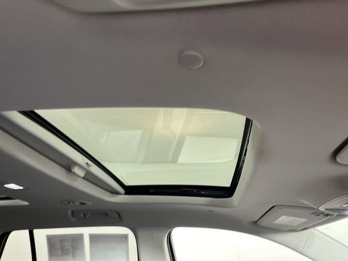 Used 2020 Chevrolet Traverse Premier image 11