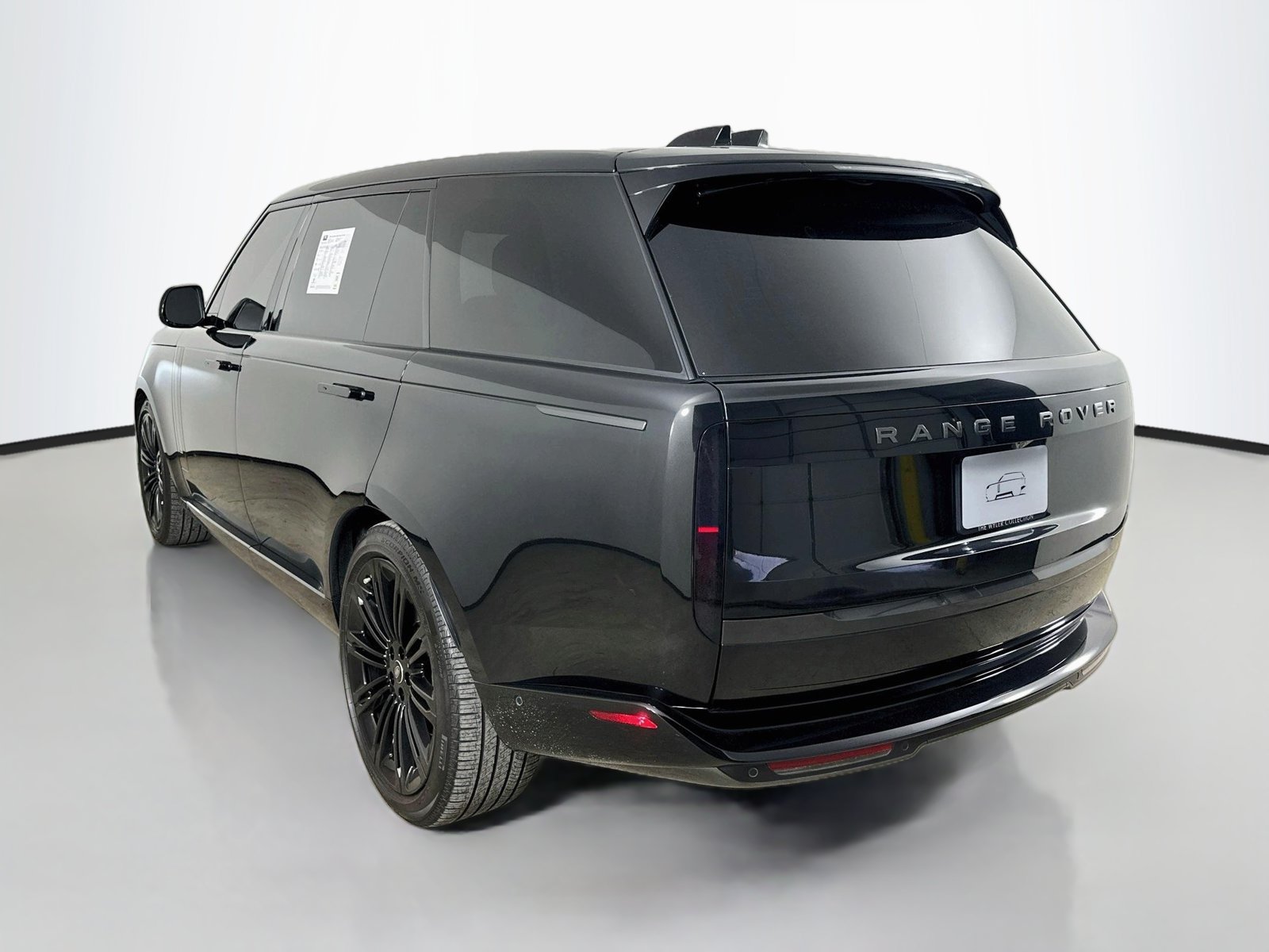 Used 2025 Land Rover Range Rover Long Wheelbase SE AWD/4WD image 7