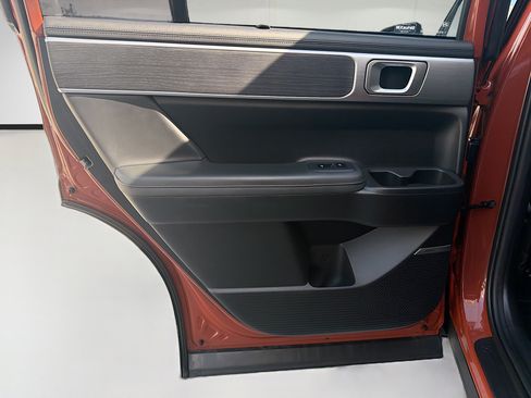 Used 2025 Hyundai Santa Fe Limited AWD/4WD image 24