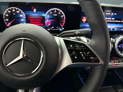 New 2026 Mercedes-Benz GLB 250 image 25