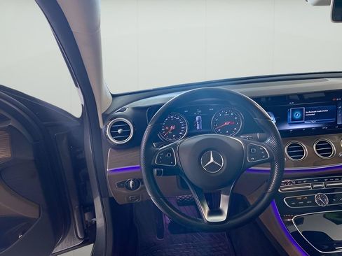 Used 2017 Mercedes-Benz E 400 4MATIC Wagon image 37