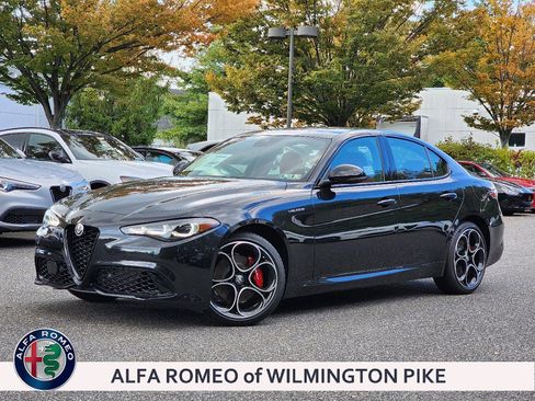 Used 2024 Alfa Romeo Giulia Veloce AWD/4WD image 1