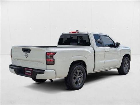 New 2025 Nissan Frontier SV image 2