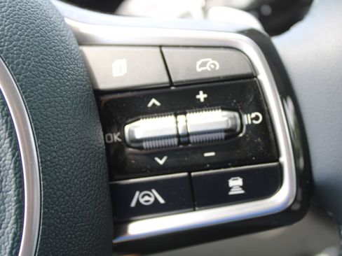 New 2027 Kia Carnival SX Prestige FWD image 38