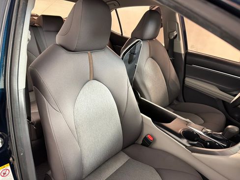 Used 2019 Toyota Camry FWD image 23